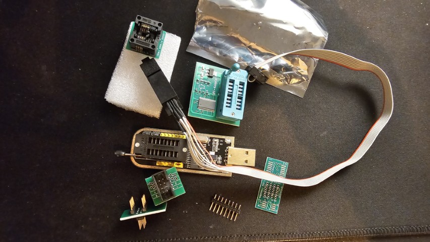 Source : https://usawa.github.io/assets/img/2025-12-12/ch341a.jpg Le CH341A qui a sauvé mon Y13