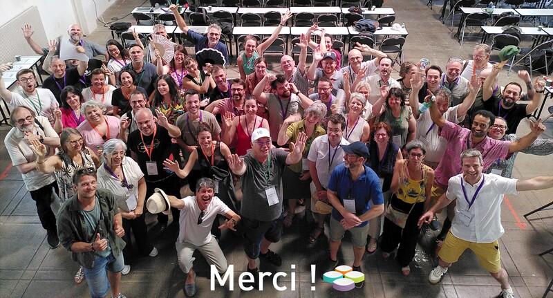 Source : https://forums.scenari.org/uploads/default/original/2X/4/4c5fce77f2650e2e88d1c683524ee79823fa152c.jpeg Photo de famille des Rencontres Scenari 2026