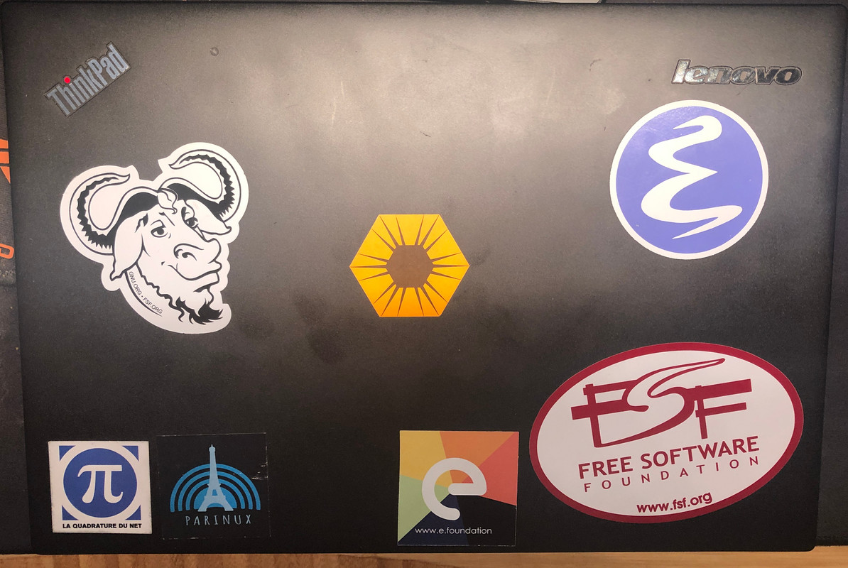 Mon laptop veut en logo Debian