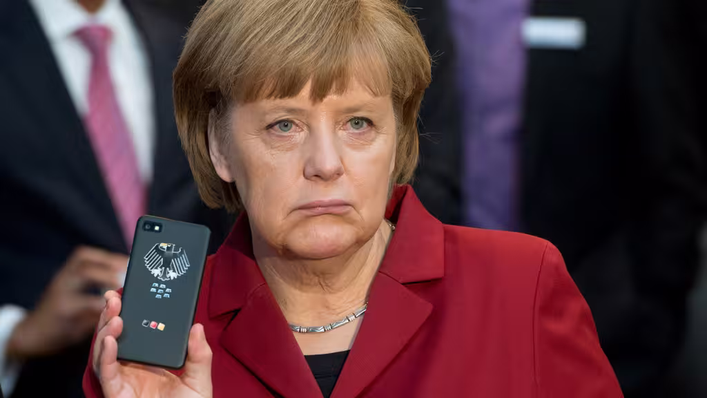 Merkel accuse Washington d'espionner son téléphone, Obama dément