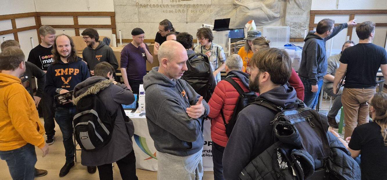 On a trouvé Wally. Maintenant, pouvez-vous repérer le stand XMPP sur la photo ?